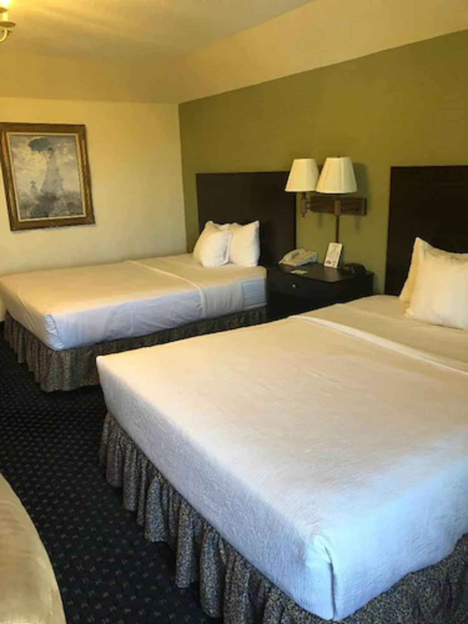 The Chateau Bloomington Hotel And Conference Center Экстерьер фото