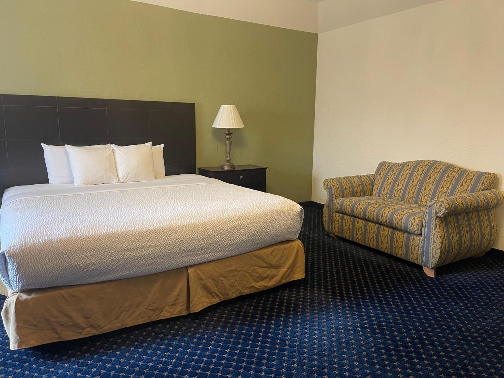 The Chateau Bloomington Hotel And Conference Center Экстерьер фото